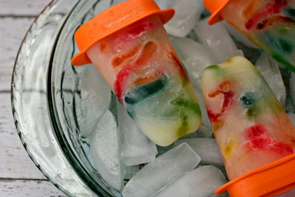 Gummy-Worm-Popsicles-on-ice