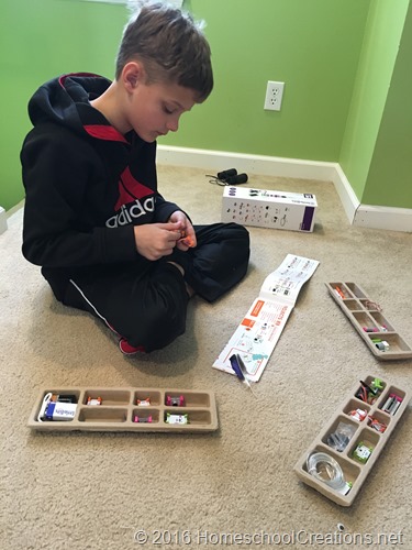 creating with the Little Bits deluxe kit