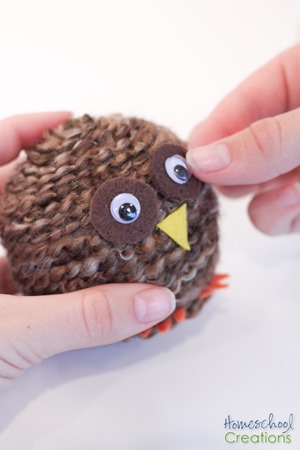 Yarn Owl Craft tutorial {%{% Homeschool Creations 2015-13